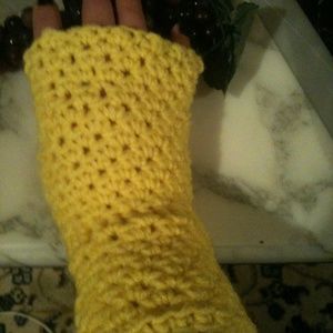 Fingerless mittens